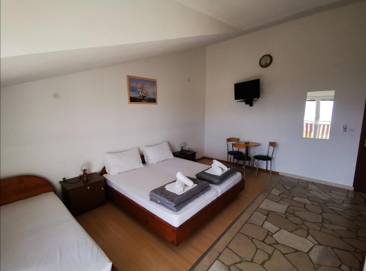 Apartments Plazibat Skrip Exterior photo