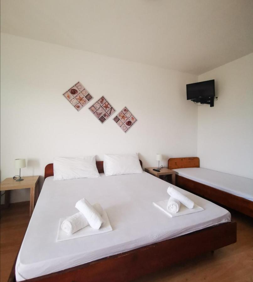 Apartments Plazibat Skrip Exterior photo