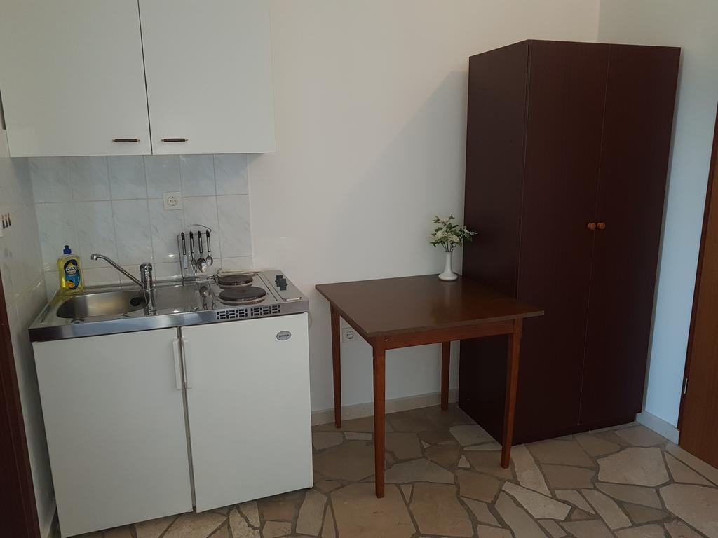 Apartments Plazibat Skrip Exterior photo
