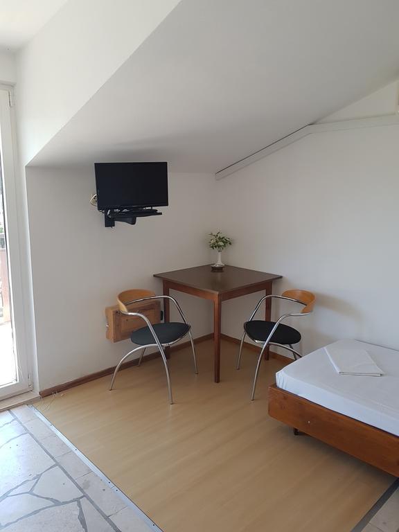 Apartments Plazibat Skrip Exterior photo