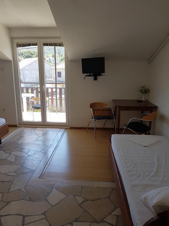 Apartments Plazibat Skrip Exterior photo