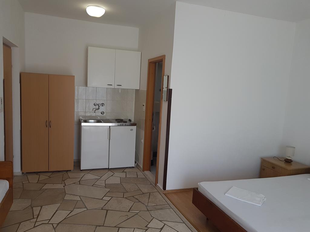 Apartments Plazibat Skrip Exterior photo